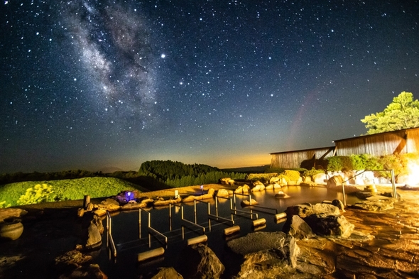 【直前割★10％OFF】朝食付プラン♪夜は満天の星空を眺め、朝はパノラマバイキングで阿蘇を満喫♪